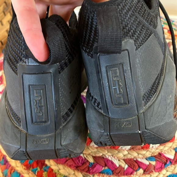 Nike Lebron James XIV Black Athletic Sneakers - Picture 4 of 8